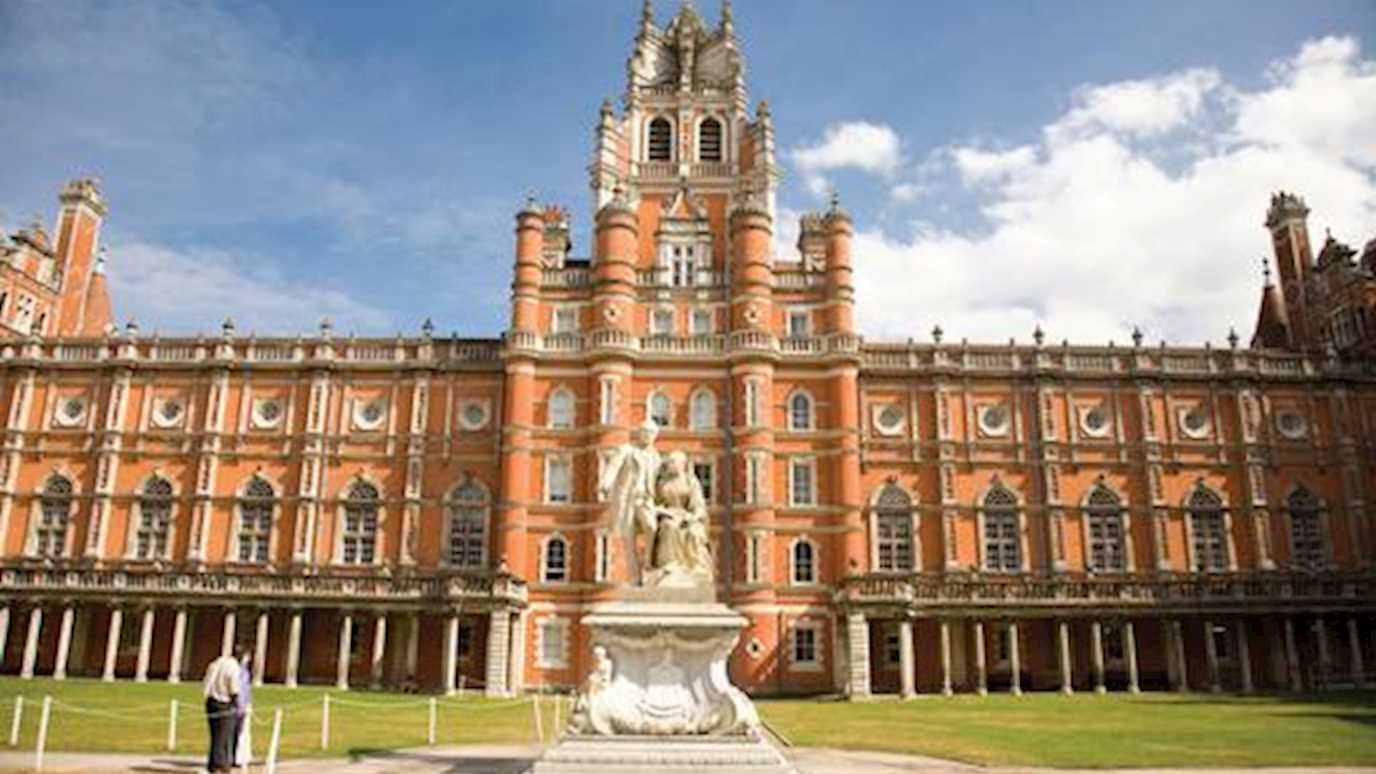 founders quad with Thomas and Jane Holloway Statue - Fees and funding (care leavers bursary)